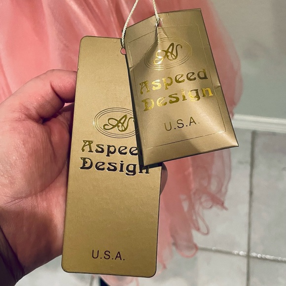 Formal Dress - Picture 4 of 10